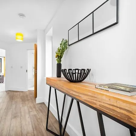 Apartamento 2 Bed W/parking - Centre ✘ Private Rooftop Terrace → Close To Brindley Place, Broad St, Utilita Arena Birmingham, Legoland, Sea Life Centre Birmingham, Symphony Hall