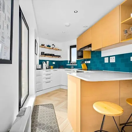 Apartamento 2 Bed W/parking - Centre ✘ Private Rooftop Terrace → Close To Brindley Place, Broad St, Utilita Arena Birmingham, Legoland, Sea Life Centre Birmingham, Symphony Hall
